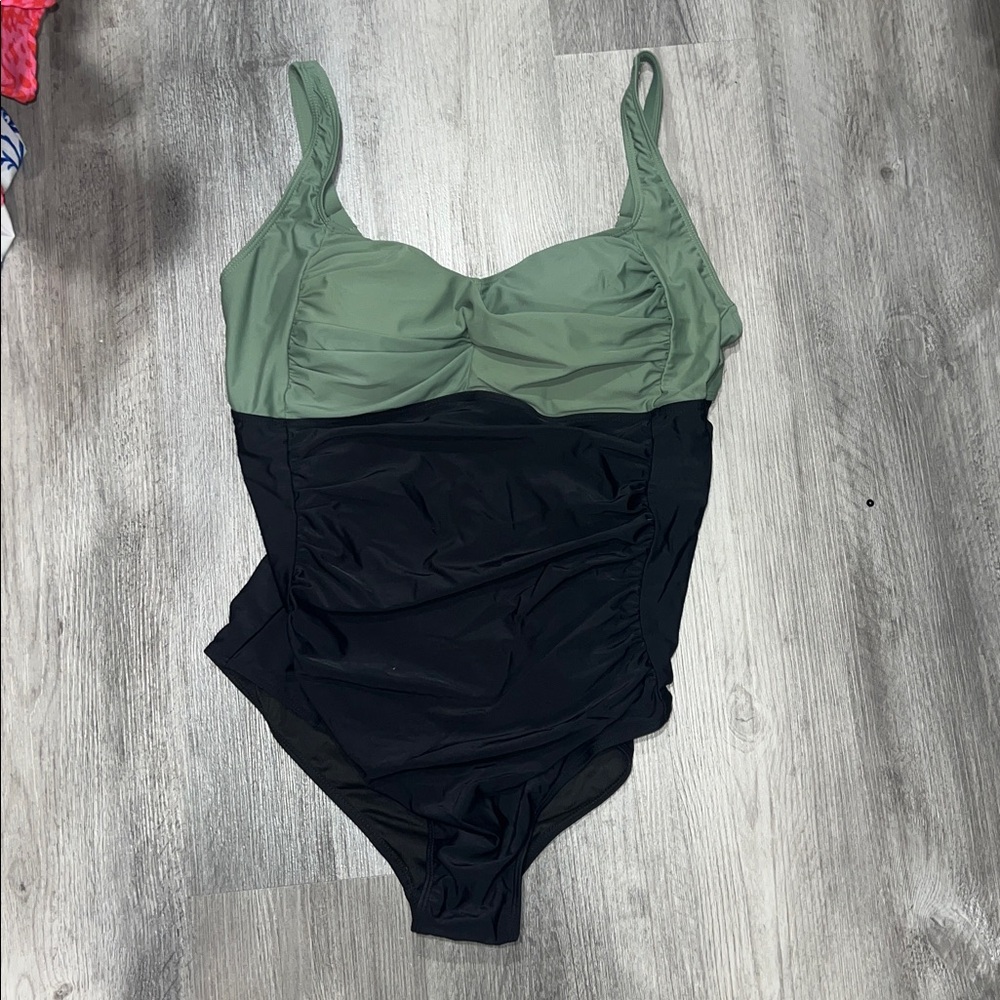Yonique One Piece Swimsuit Tummy Control Twist Front Ruched, size 20W, New - Picture 4 of 8